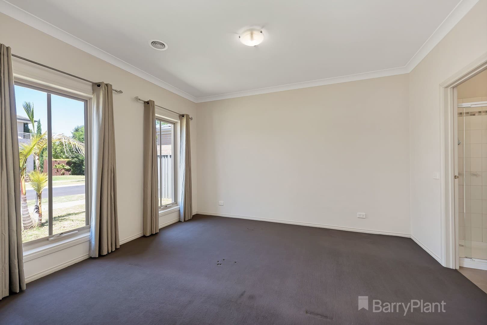 6 Petrel CircuitPakenham, VIC 3810  - Leased, Pakenham - Thumbnail 2