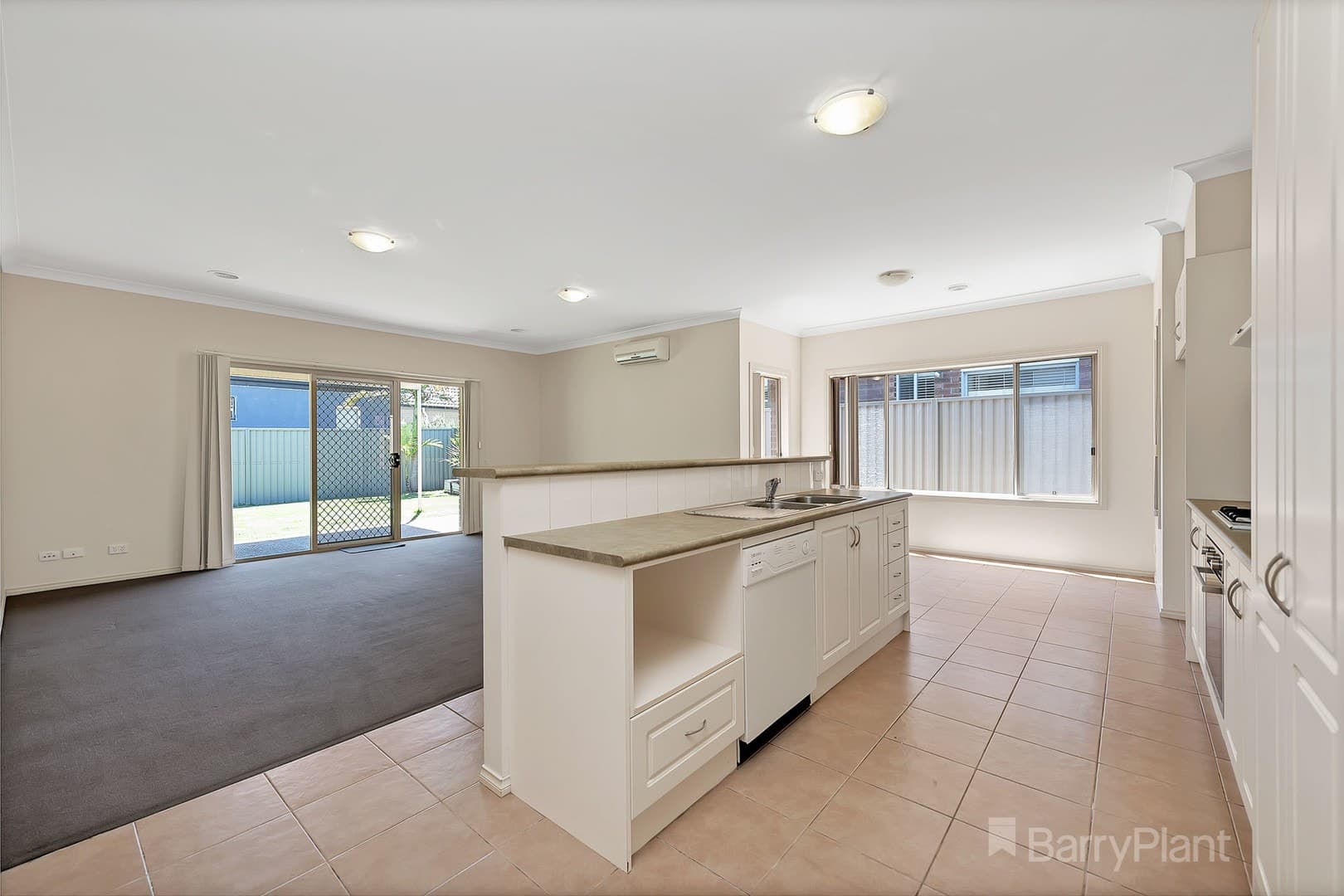 6 Petrel CircuitPakenham, VIC 3810  - Leased, Pakenham - Thumbnail 5