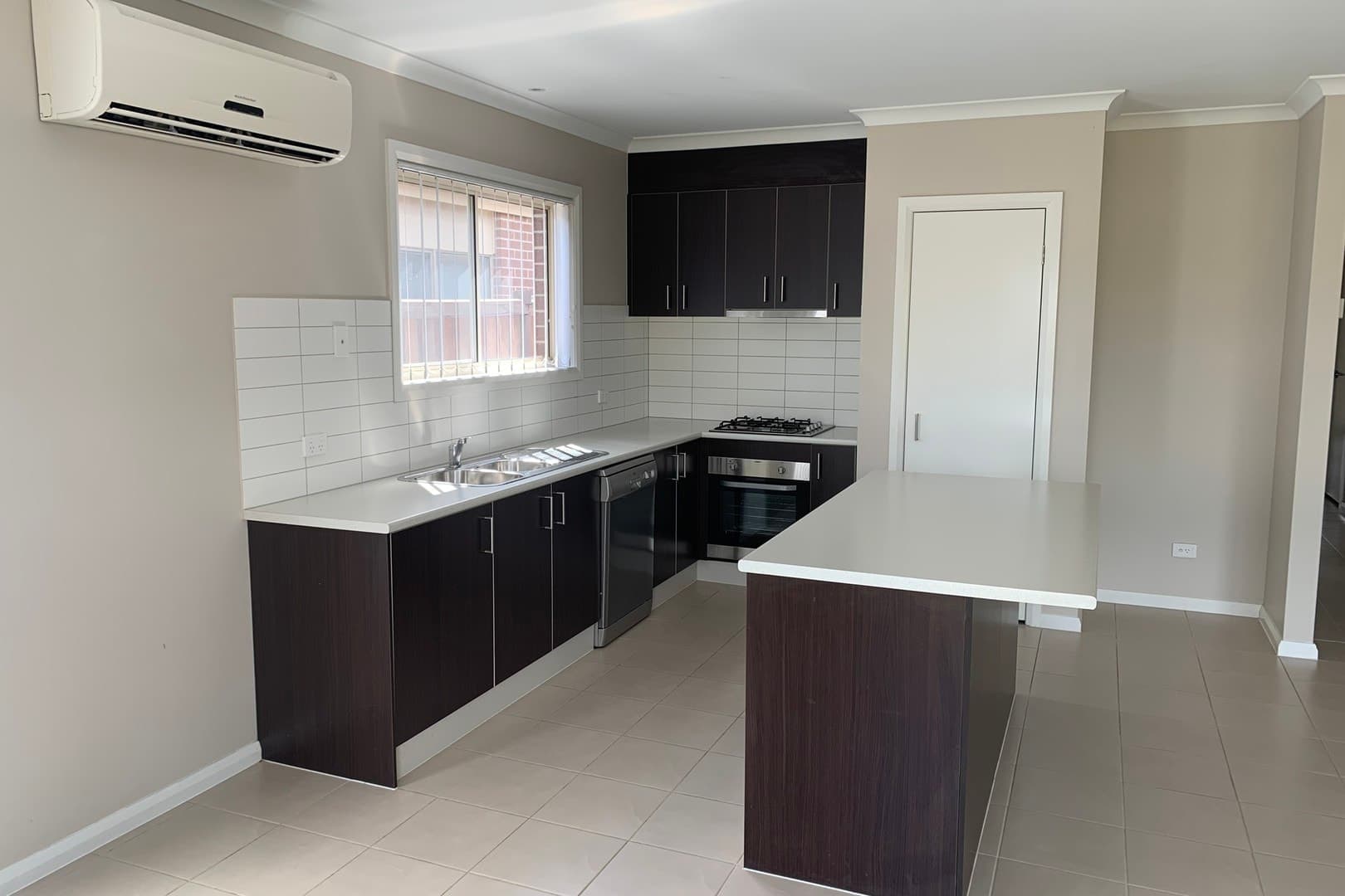 3 Fescue PlaceBrookfield, VIC 3338  - Leased, Brookfield - Thumbnail 3