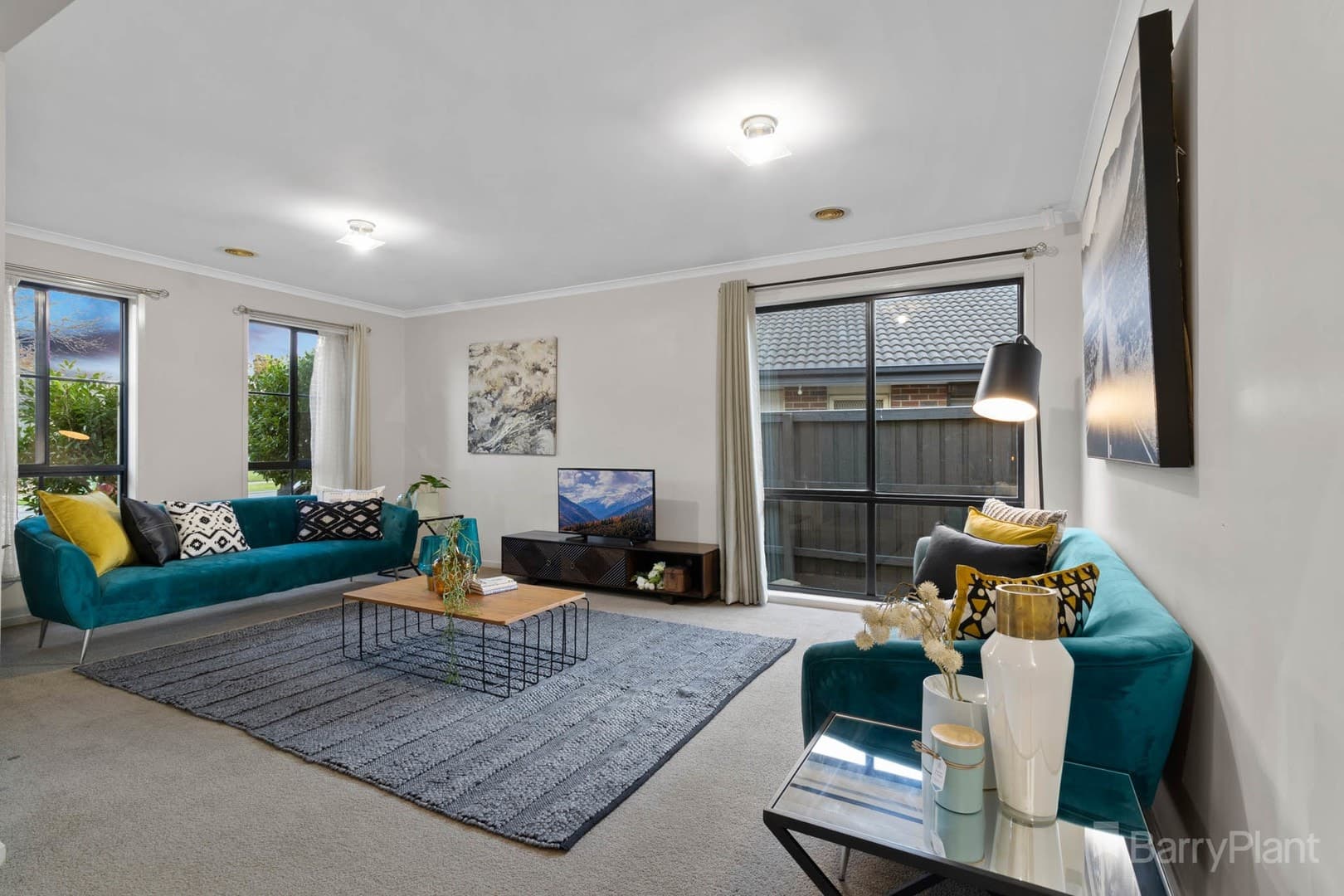 8 Ormiston PlaceNarre Warren South, VIC 3805  - Leased, Narre Warren South - Thumbnail 2