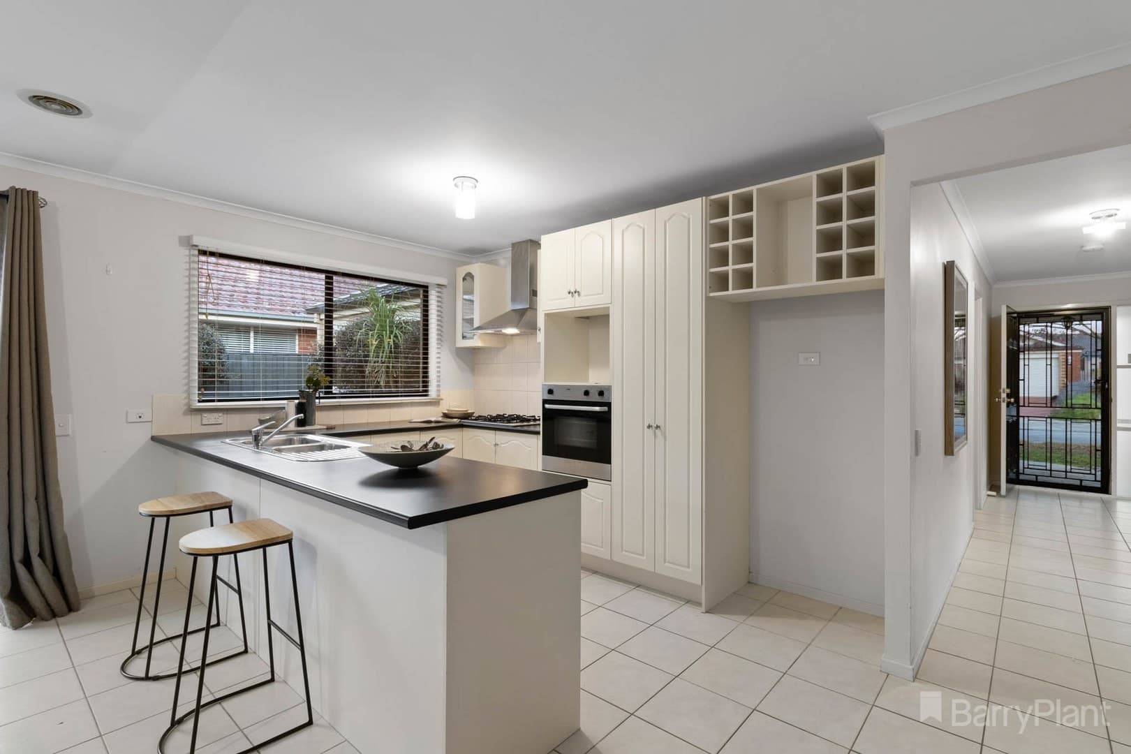 8 Ormiston PlaceNarre Warren South, VIC 3805  - Leased, Narre Warren South - Thumbnail 3