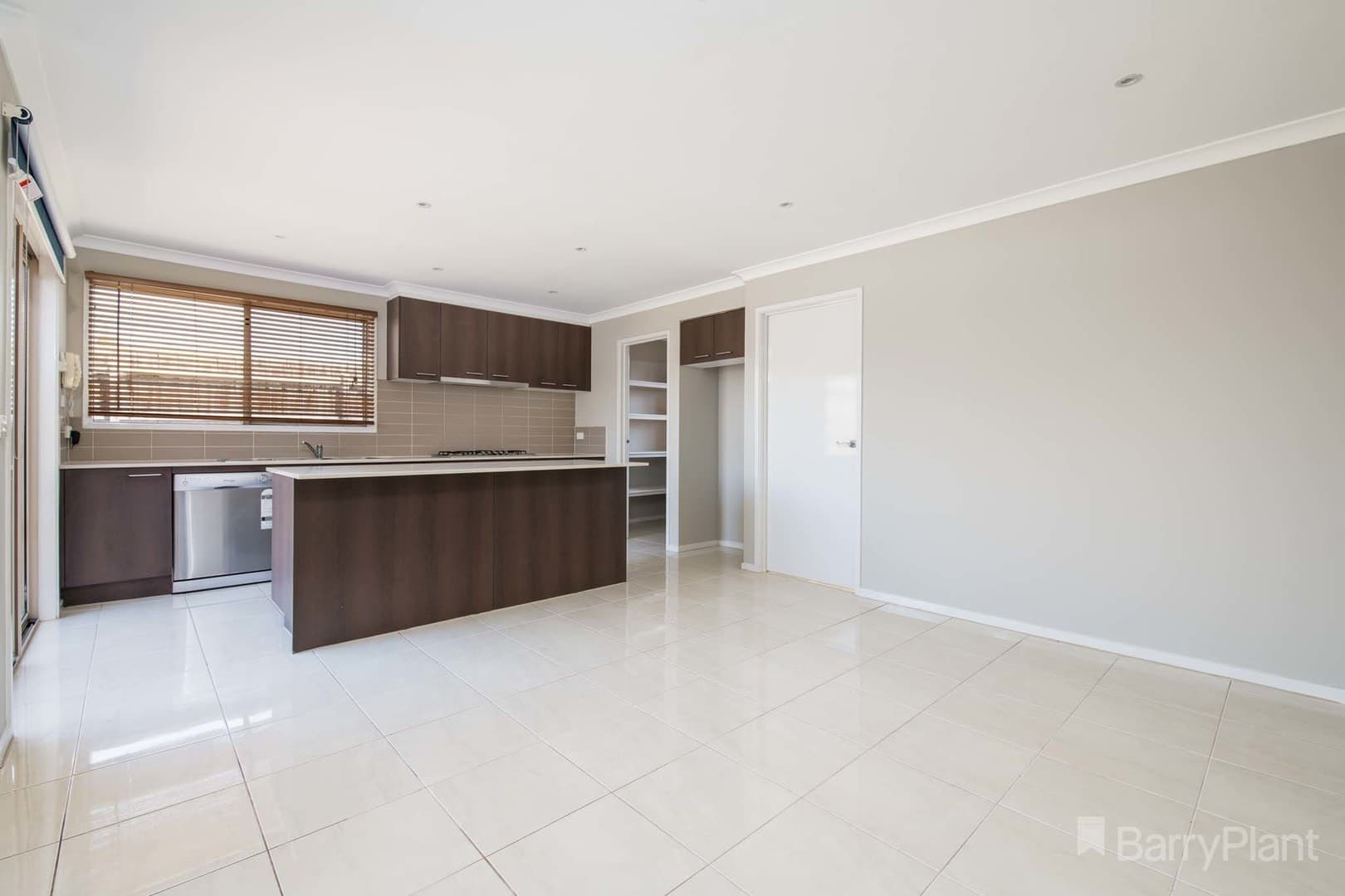 5 Caropepe AvenuePakenham, VIC 3810  - Leased, Pakenham - Thumbnail 3
