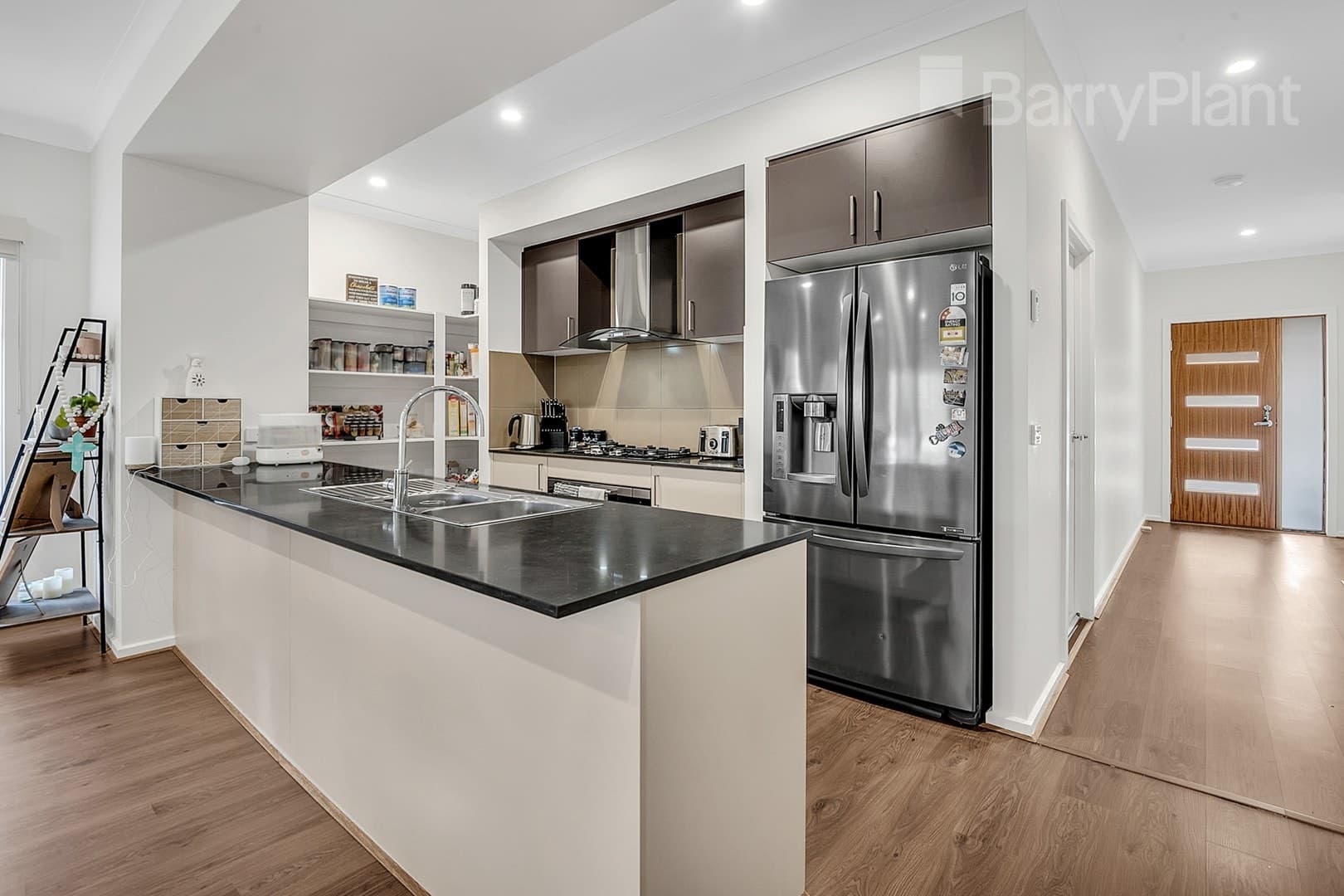 4 Water Lily CircuitCraigieburn, VIC 3064  - Leased, Craigieburn - Thumbnail 3