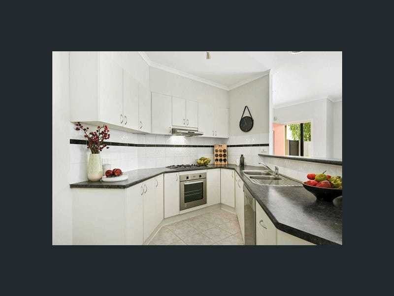 2/20 Tulloch GroveGlen Waverley, VIC 3150  - Leased, Glen Waverley - Thumbnail 3