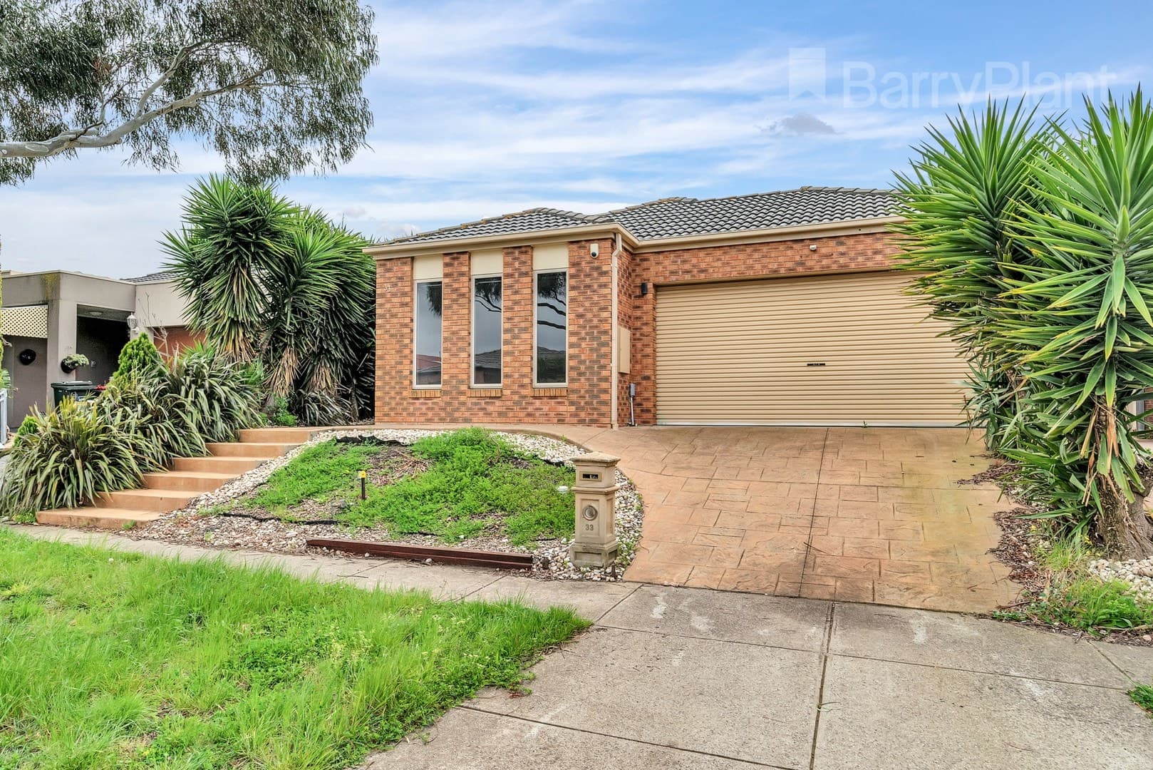 33 Beechworth AvenueGreenvale, VIC 3059  - Leased, Greenvale - Thumbnail 2