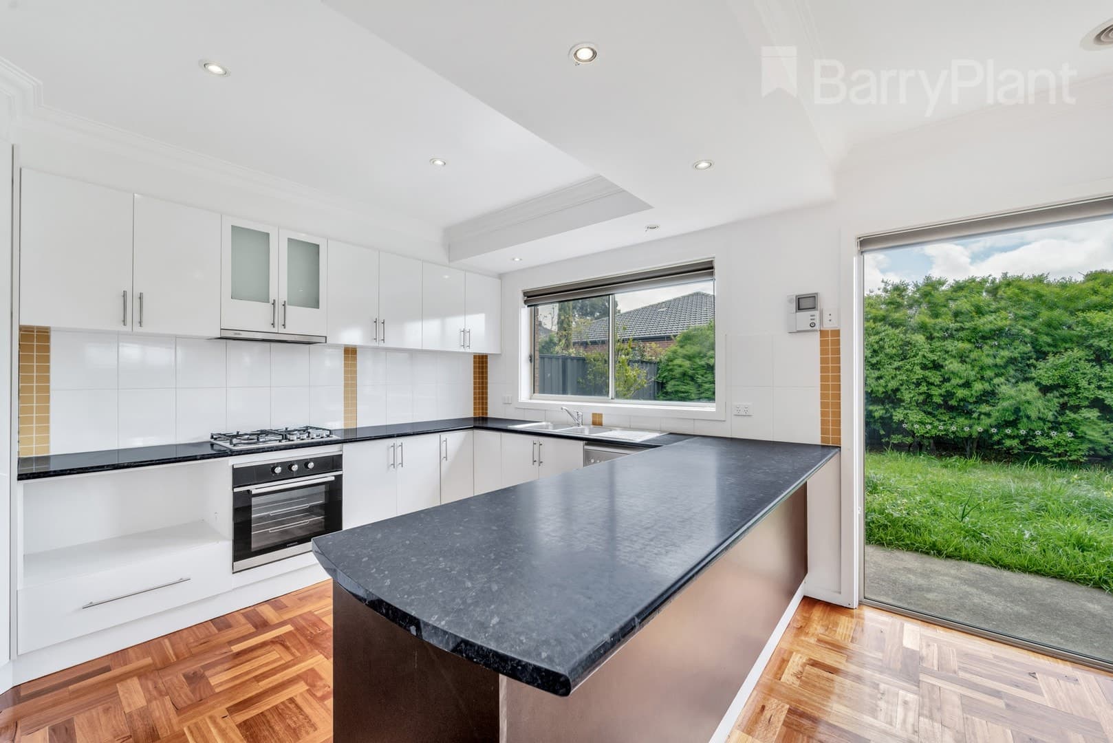 33 Beechworth AvenueGreenvale, VIC 3059  - Leased, Greenvale - Thumbnail 4