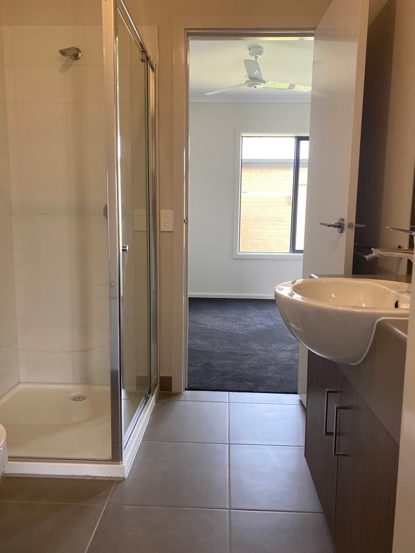 17 Cabin  WalkTarneit, VIC 3029  - Leased, Tarneit - Thumbnail 5