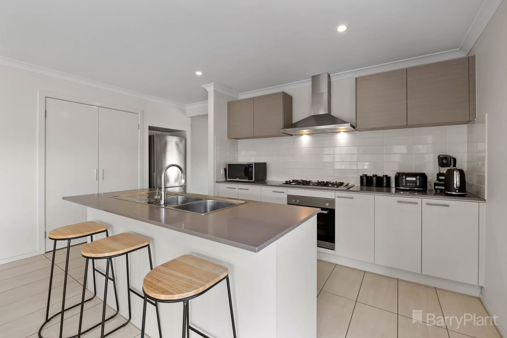 76 Elmtree CrescentClyde North, VIC 3978  - Leased, Clyde North - Thumbnail 5