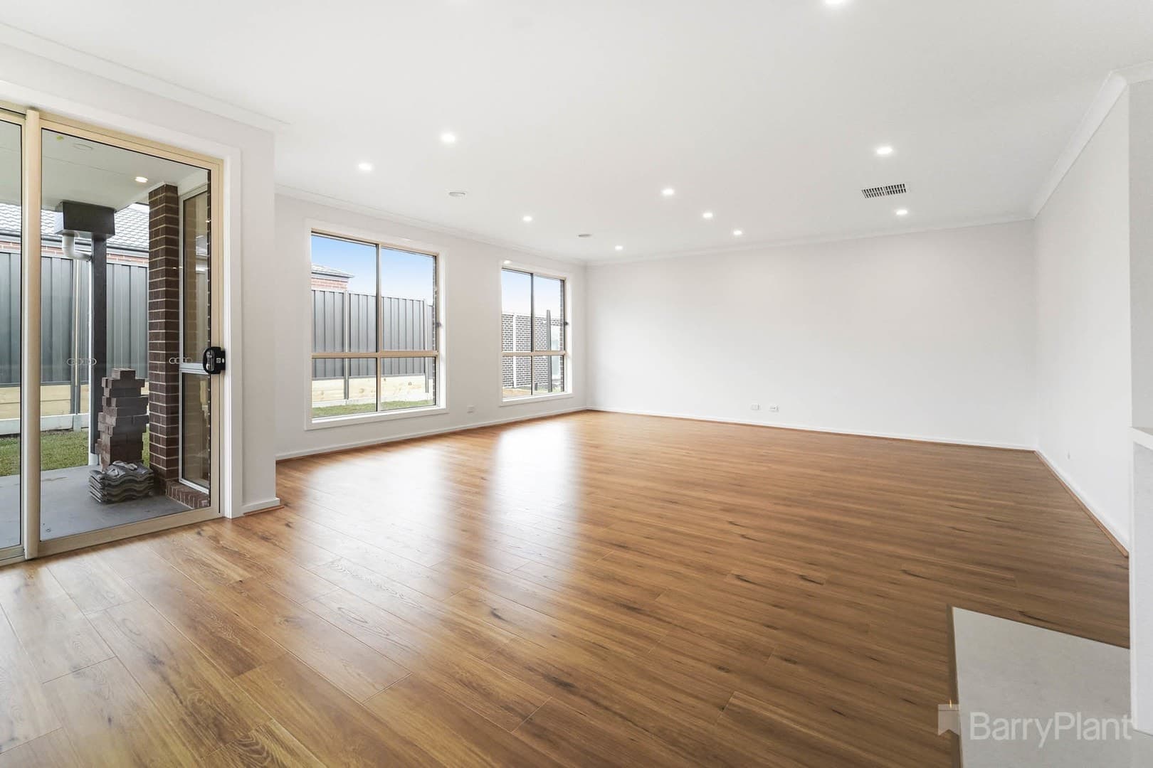 5 Lexington ParadeBerwick, VIC 3806  - Leased, Berwick - Thumbnail 2