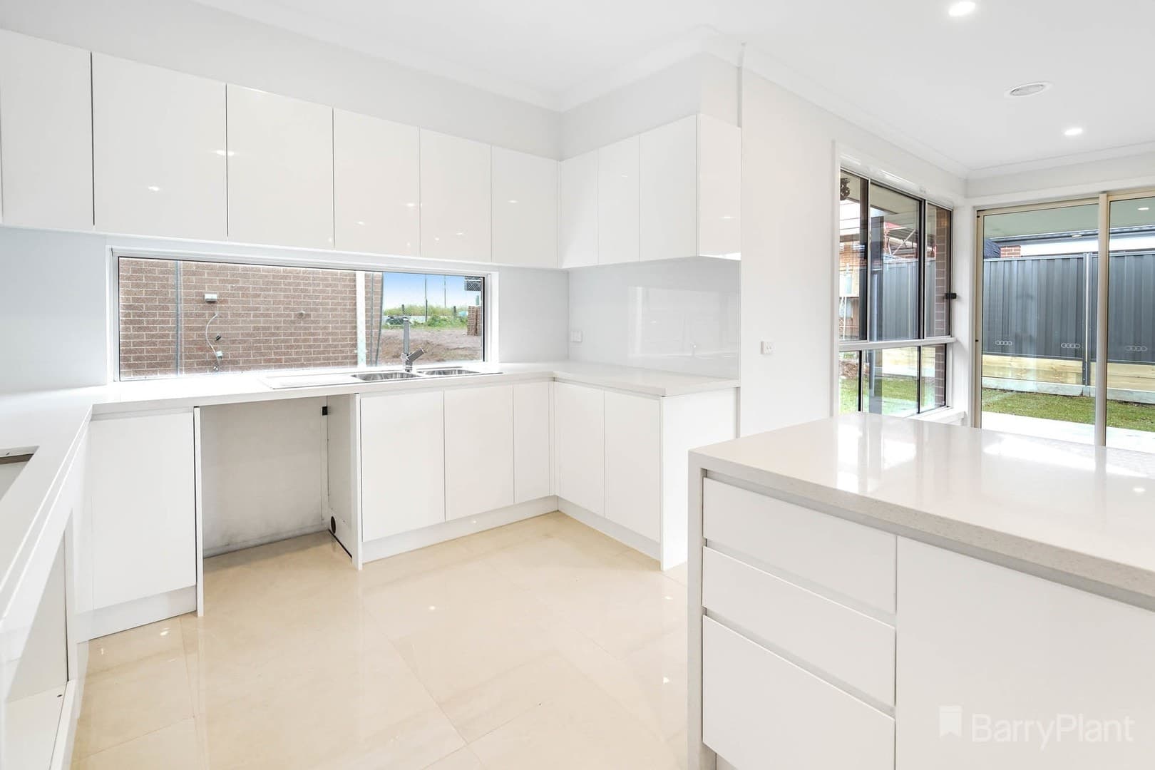 5 Lexington ParadeBerwick, VIC 3806  - Leased, Berwick - Thumbnail 3