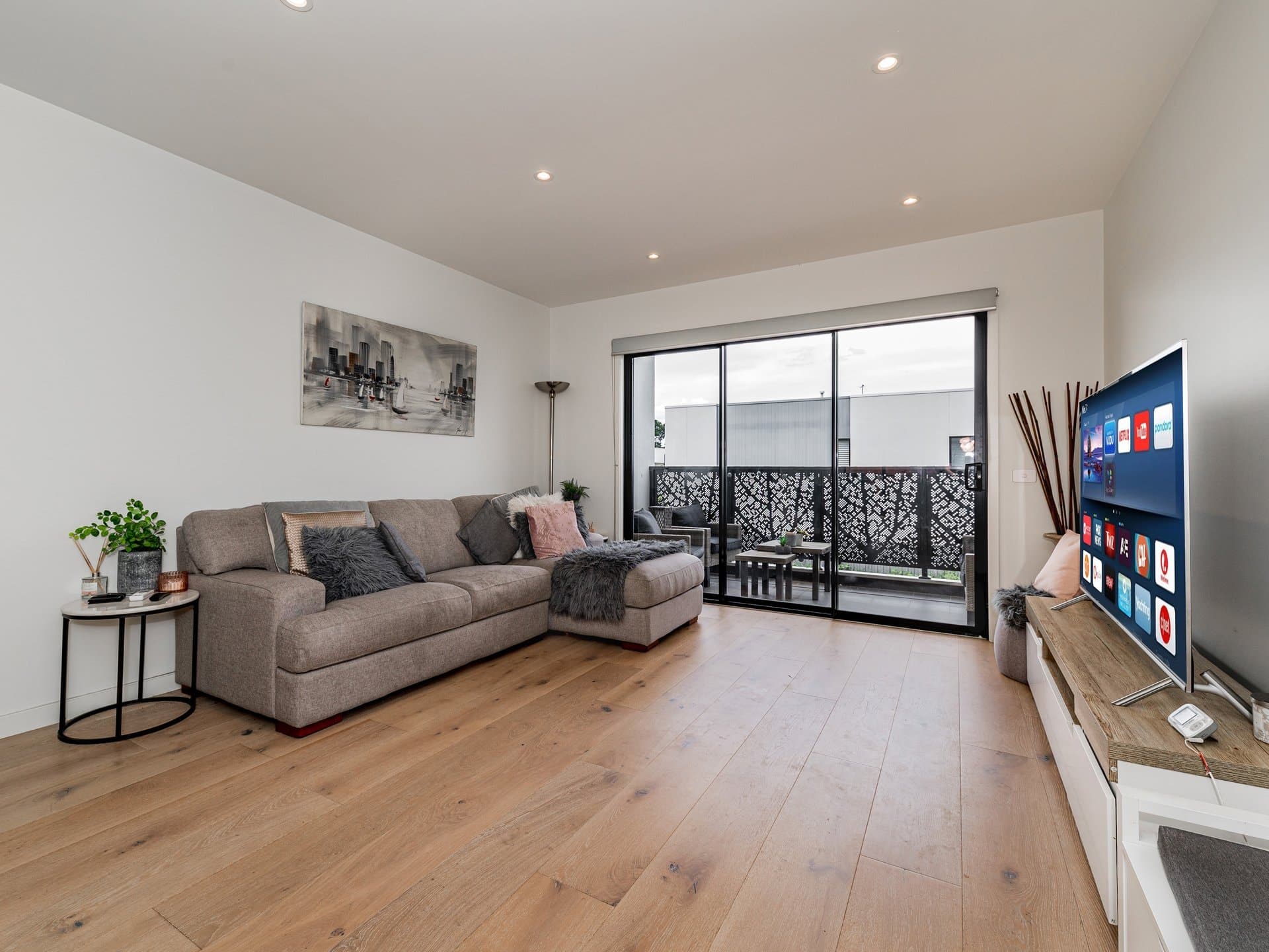57 Pallisades Boulevard, Cheltenham, Cheltenham - Thumbnail 4