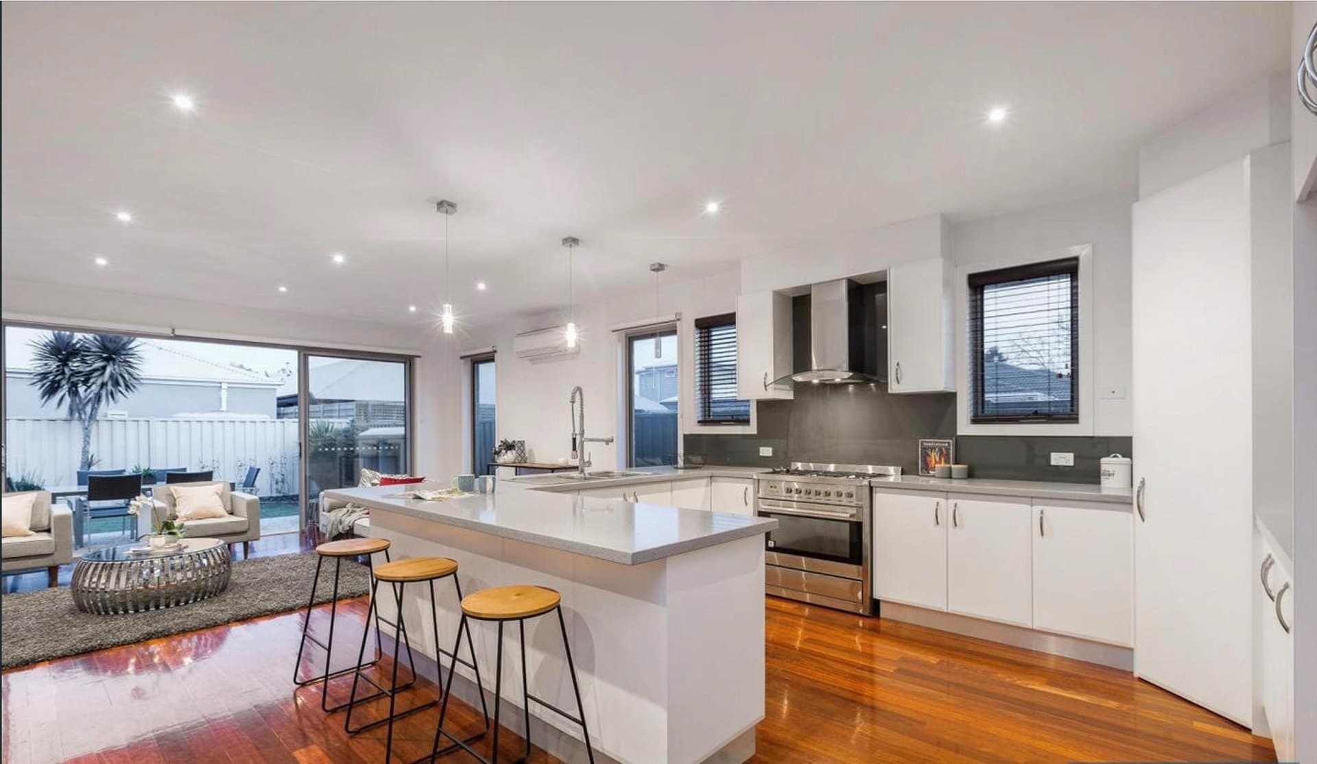 84 Kernot Street, South Kingsville, South Kingsville - Image 1