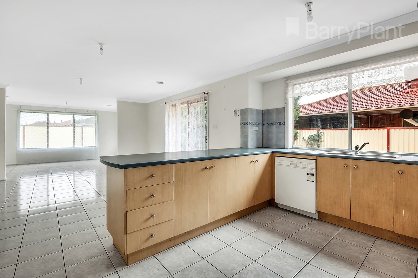 33 Limpopa SquareRoxburgh Park, VIC 3064  - Leased, Roxburgh Park - Thumbnail 6