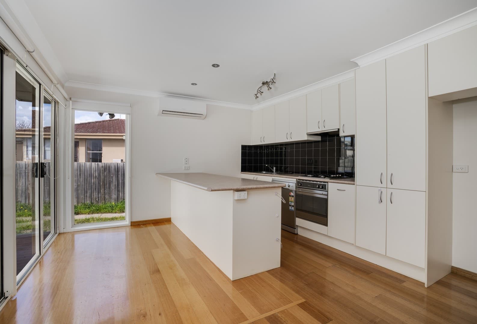 28 Carmarthen DriveCorio, VIC 3214  - Leased, Corio - Thumbnail 4