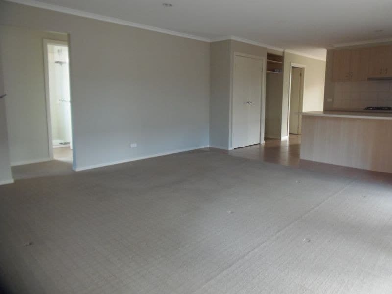 16 Balmain CircuitTaylors Hill, VIC 3037  - Leased, Taylors Hill - Thumbnail 4