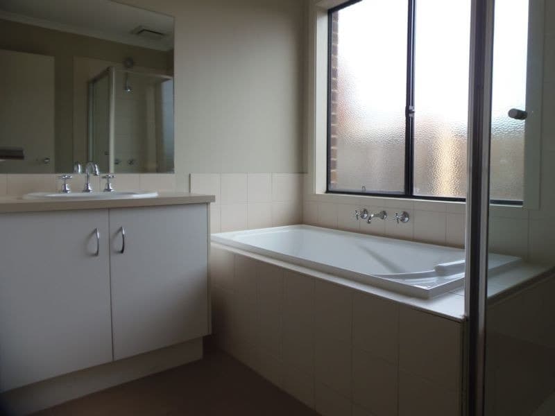 16 Balmain CircuitTaylors Hill, VIC 3037  - Leased, Taylors Hill - Thumbnail 5
