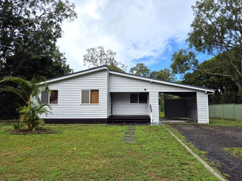 13 Lagoon Drive, Moore Park Beach, Moore Park Beach - Thumbnail 2