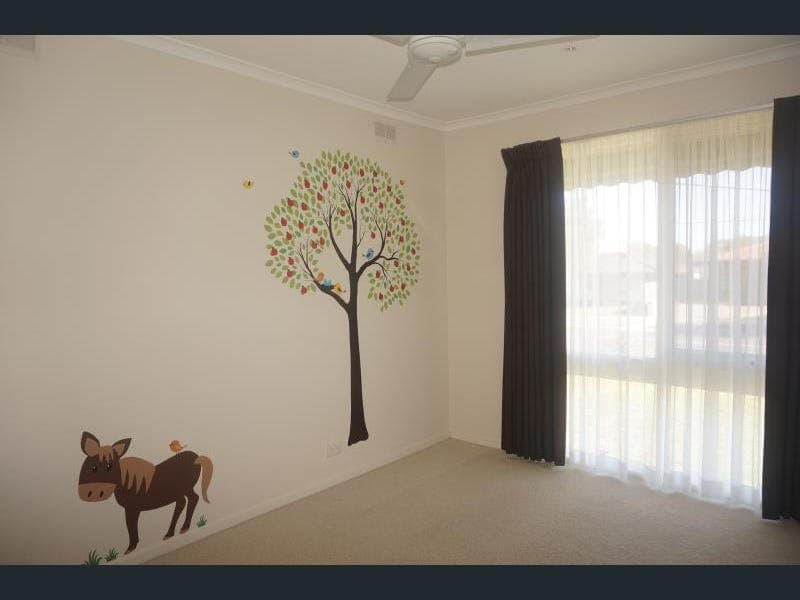 8 Charter Road EastSunbury, VIC 3429  - Leased, Sunbury - Thumbnail 5
