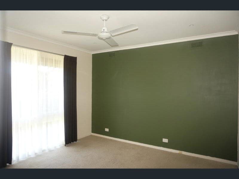 8 Charter Road EastSunbury, VIC 3429  - Leased, Sunbury - Thumbnail 6