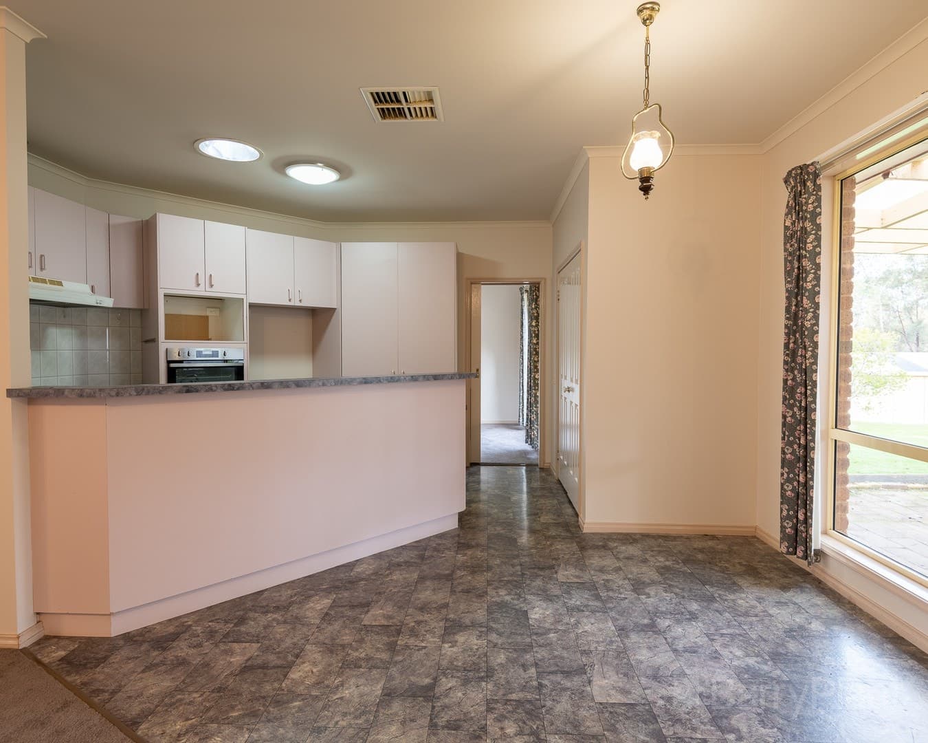 4 Roycroft CourtKangaroo Flat, VIC 3555  - Leased, Kangaroo Flat - Thumbnail 2