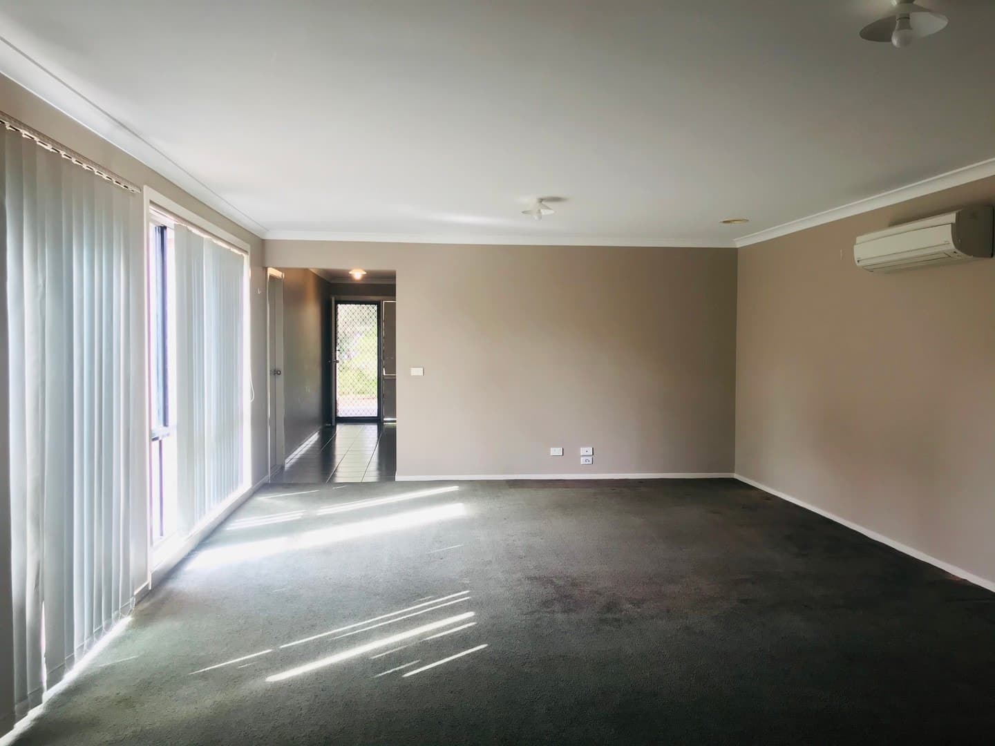 98 Edgevale WayTarneit, VIC 3029  - Leased, Tarneit - Thumbnail 4