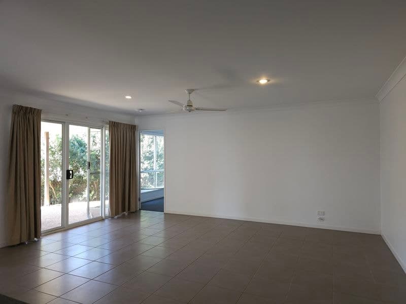 30 Neville Drive, Branyan, Branyan - Thumbnail 3