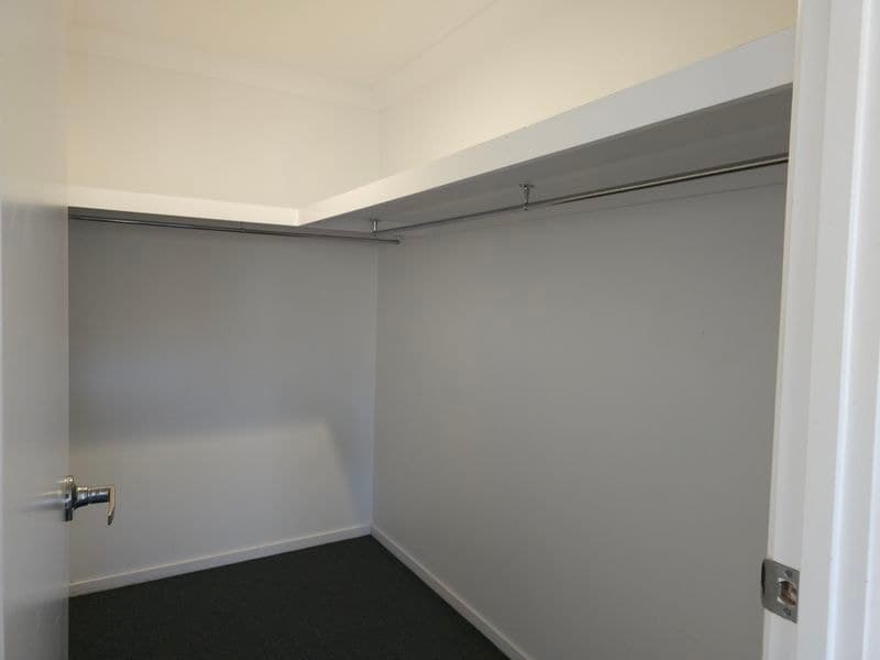 30 Neville Drive, Branyan, Branyan - Thumbnail 8
