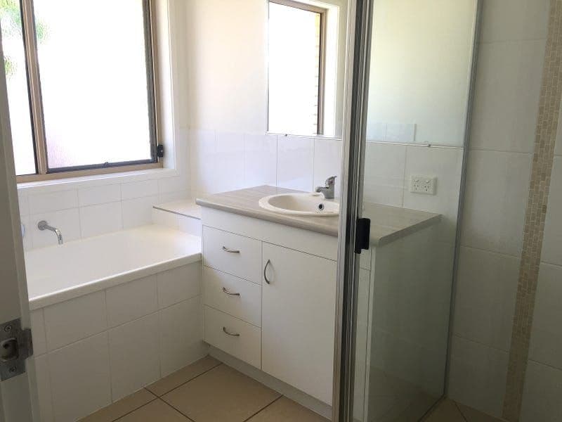 7 Cycad Court, Moore Park Beach, Moore Park Beach - Thumbnail 5