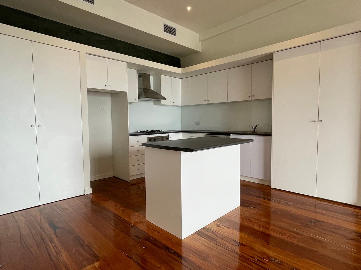 10/555 Main  StreetMordialloc, VIC 3195  - Leased, Mordialloc - Thumbnail 3