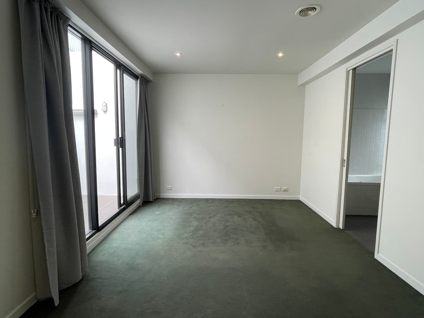 10/555 Main  StreetMordialloc, VIC 3195  - Leased, Mordialloc - Thumbnail 7