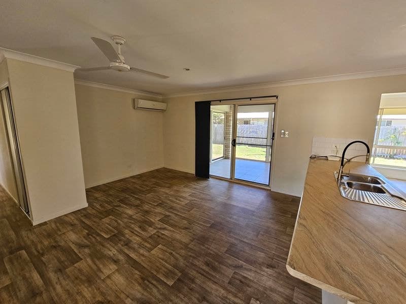17 Monarch Avenue, Moore Park Beach, Moore Park Beach - Thumbnail 5