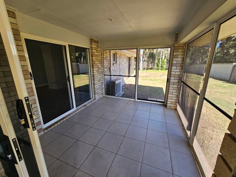 17 Monarch Avenue, Moore Park Beach, Moore Park Beach - Thumbnail 6