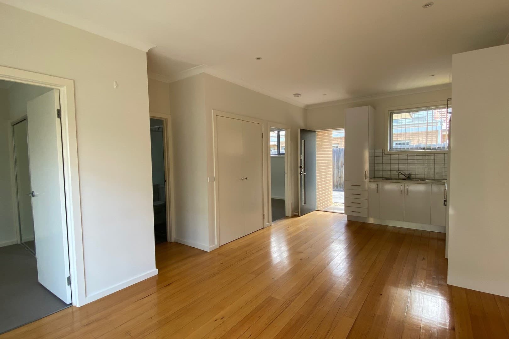2/4 Pershing StreetReservoir, VIC 3073  - Leased, Reservoir - Thumbnail 4