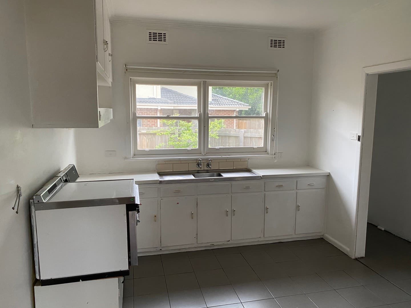 1/16 Karen StreetBox Hill North, VIC 3129  - Leased, Box Hill North - Thumbnail 2