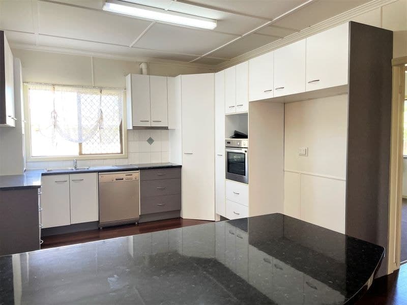 11 Anderson Street, Avenell Heights, Avenell Heights - Thumbnail 3