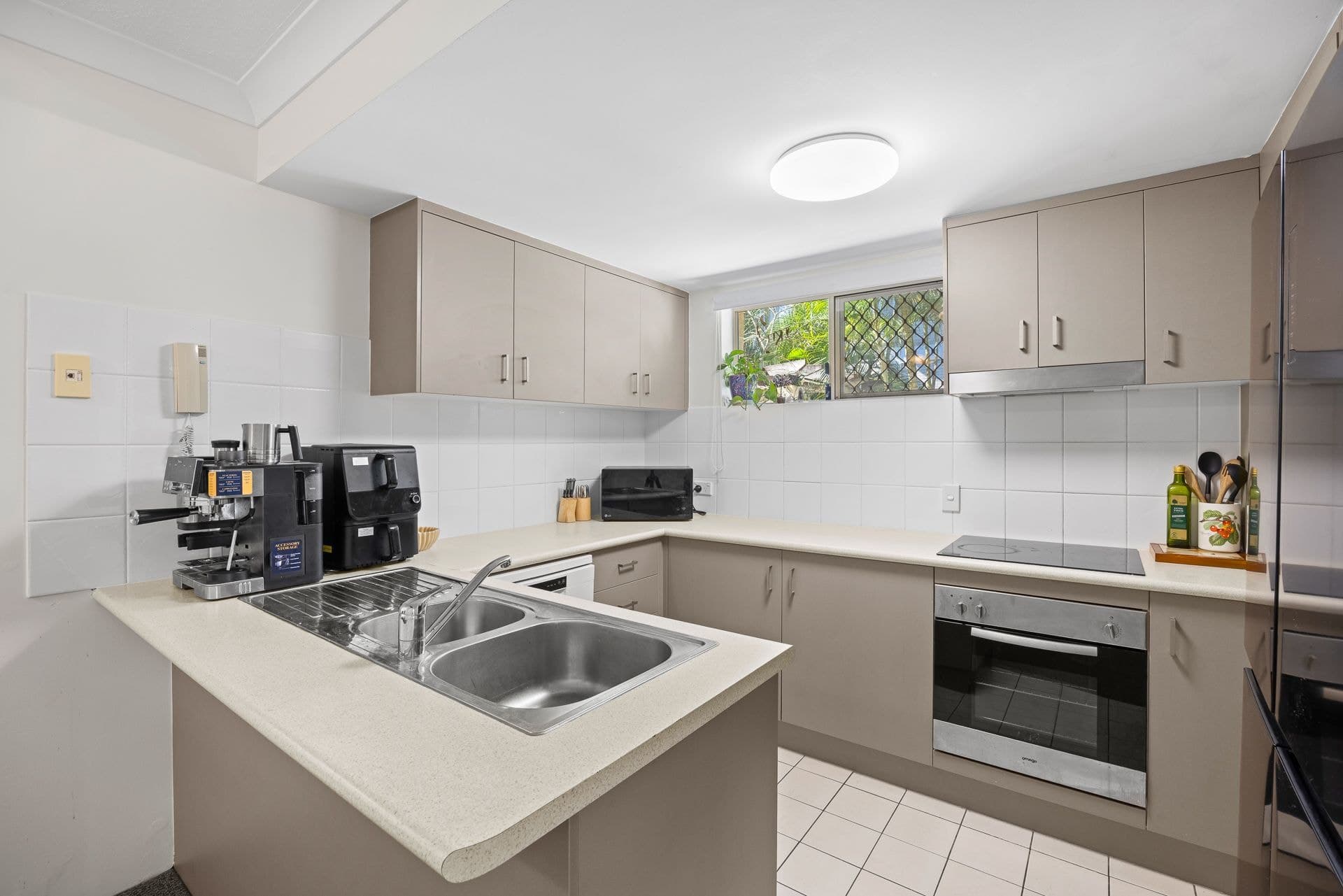 5/17 Lather Street, Southport, Southport - Thumbnail 4