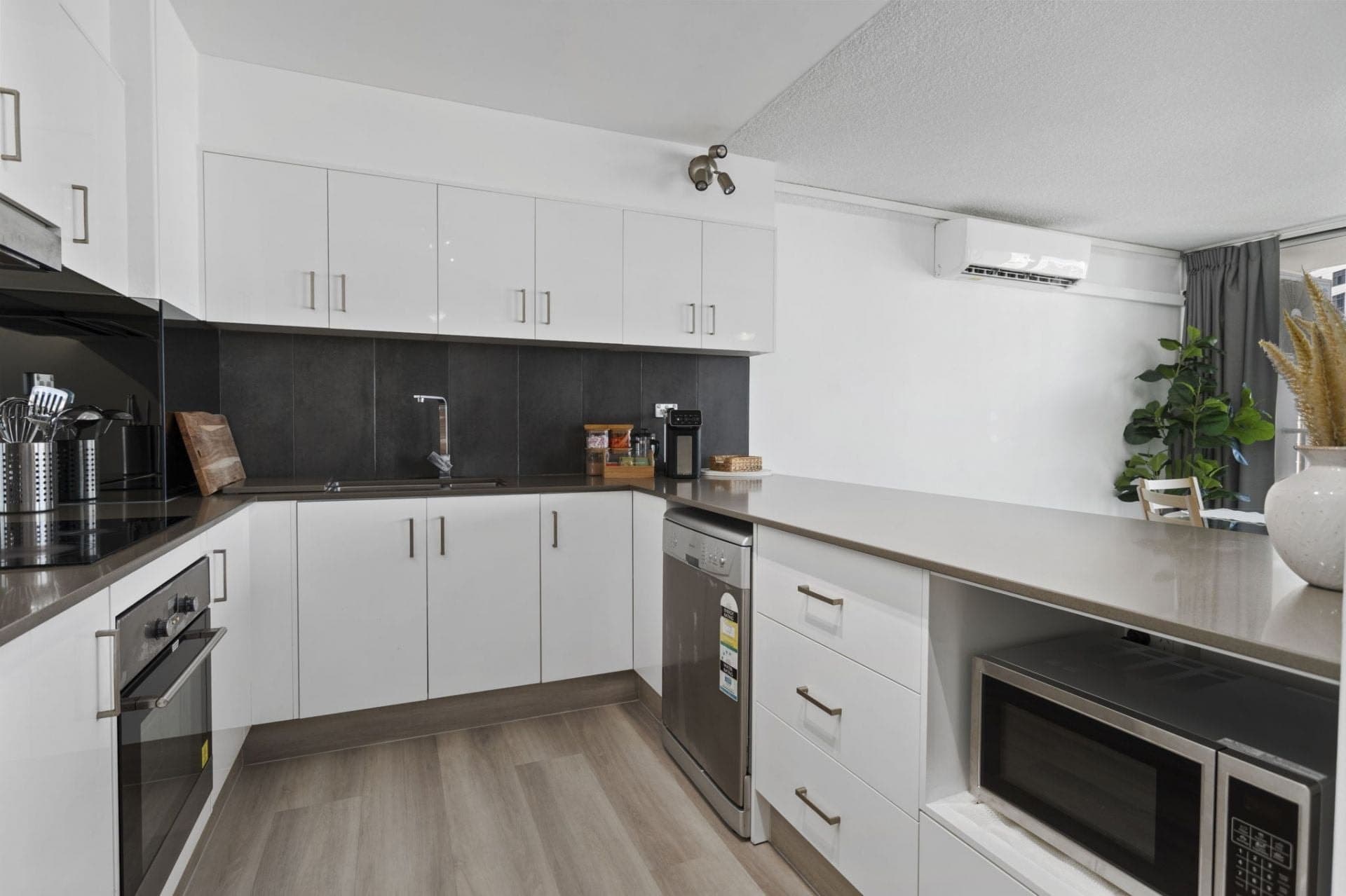 15B/2 Riverview Parade, Surfers Paradise, Surfers Paradise - Thumbnail 5
