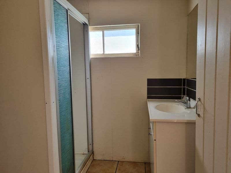 33 Sims Road, Avenell Heights, Avenell Heights - Thumbnail 7