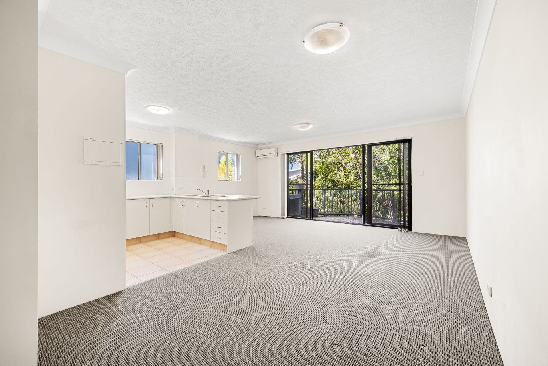 41/16-26 Waverley Street, Southport, Southport - Thumbnail 3