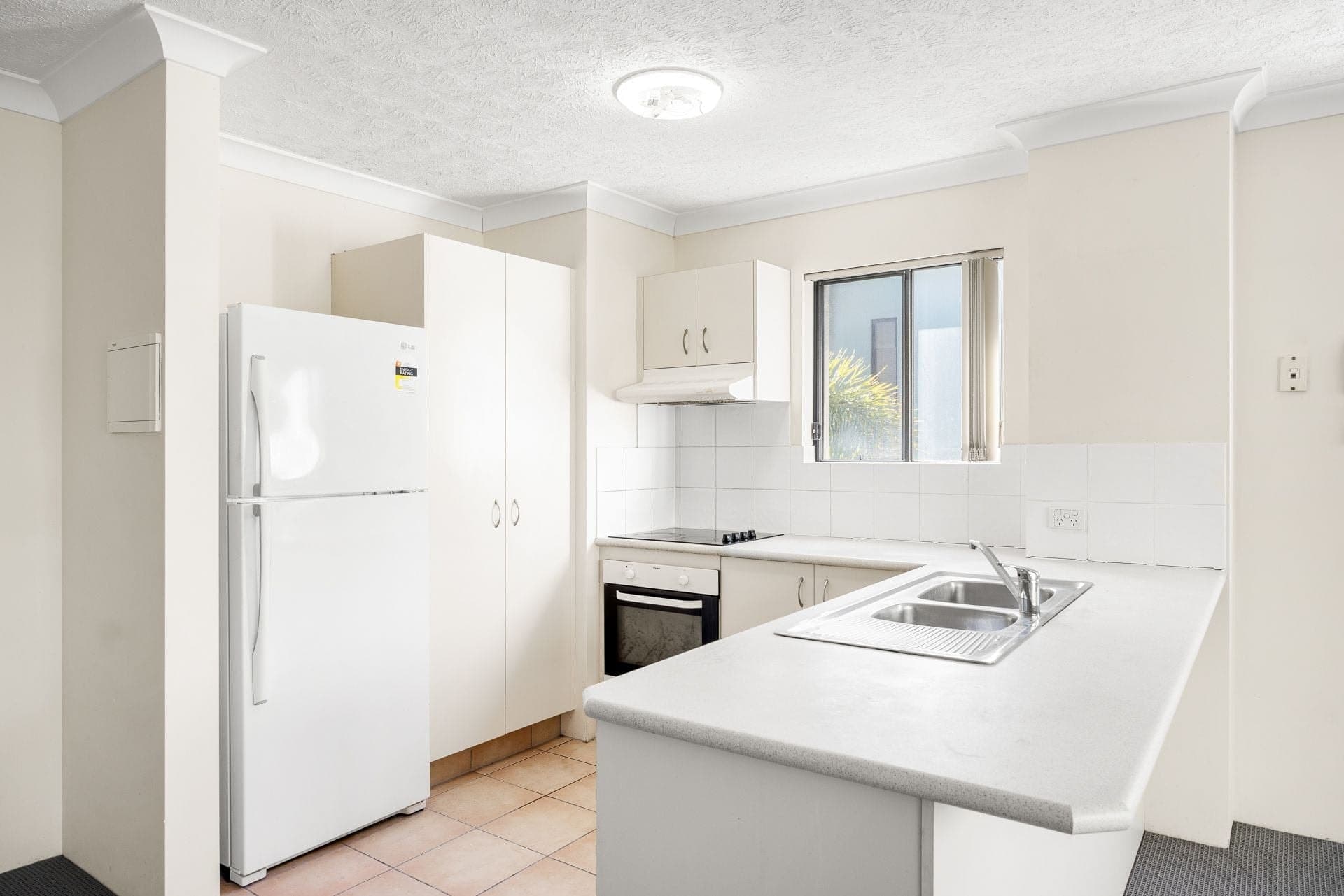 41/16-26 Waverley Street, Southport, Southport - Thumbnail 4