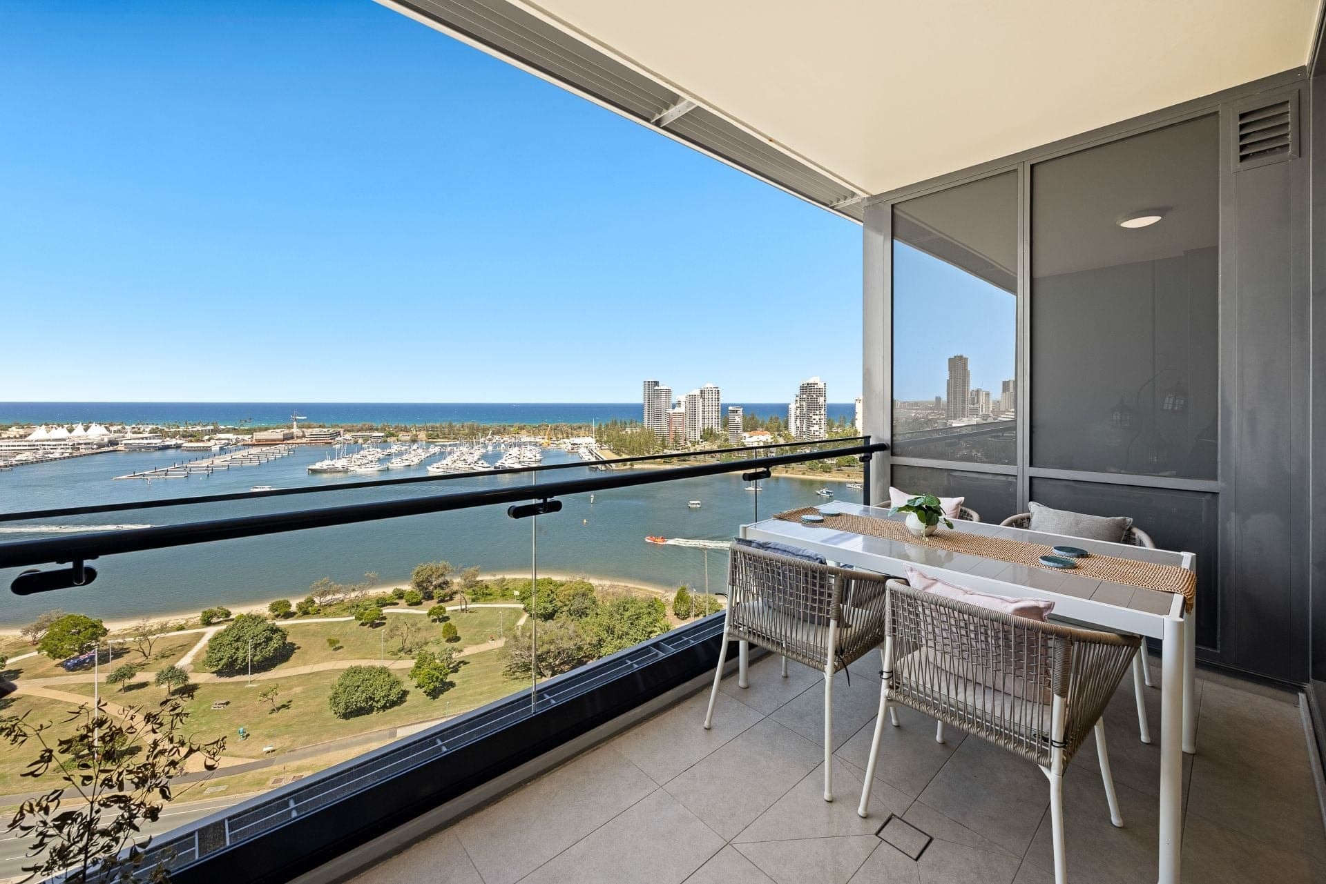 1809/2 Como Crescent, Southport, Southport - Thumbnail 3