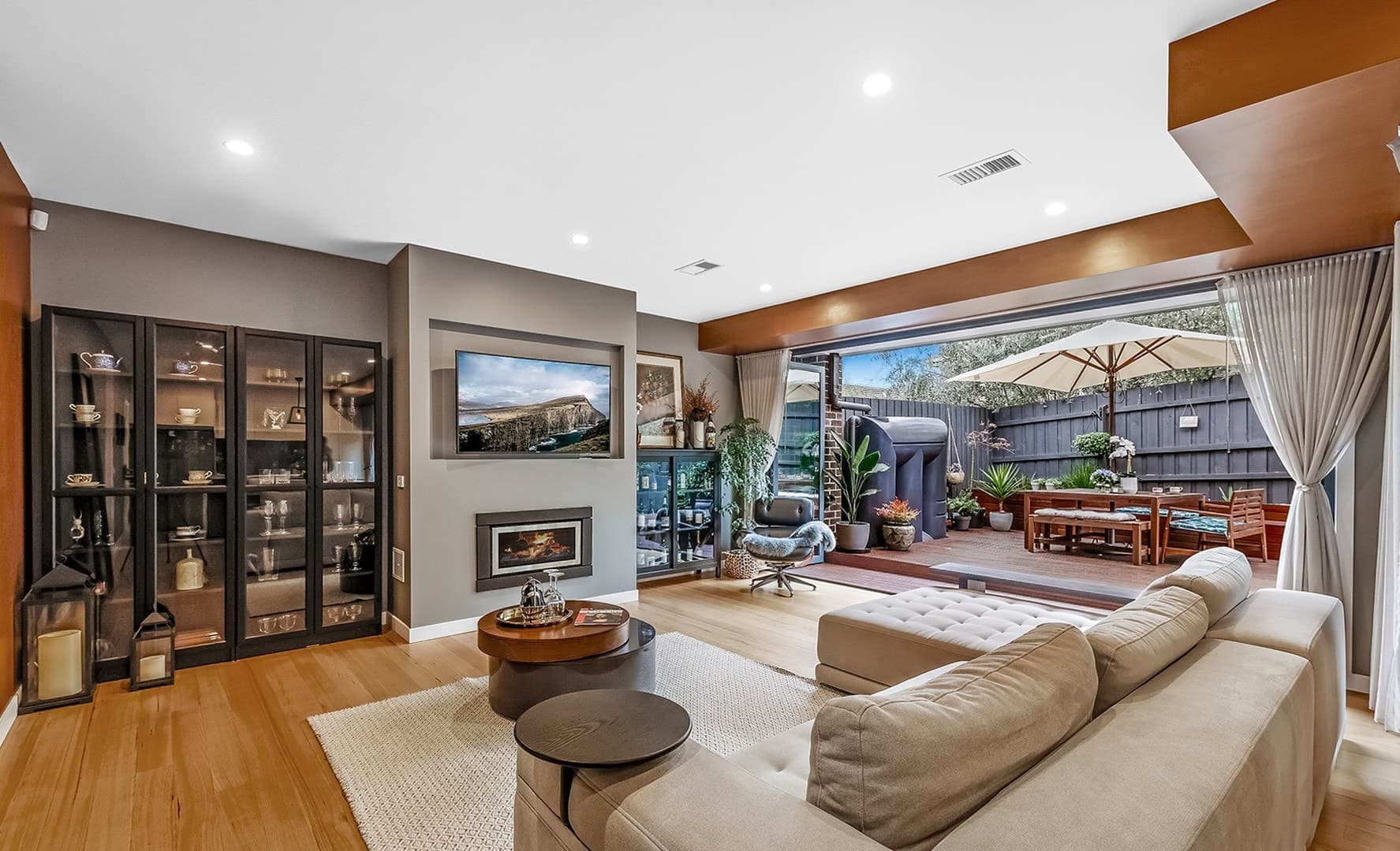 2/1 Eyre  CourtTemplestowe Lower, VIC 3107  - Leased, Templestowe Lower - Thumbnail 2