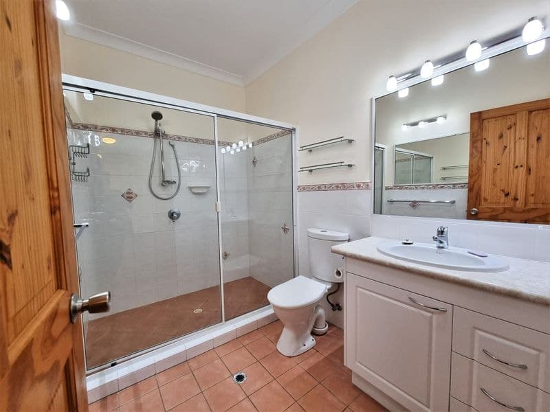 18 Kingfisher Crescent, Moore Park Beach, Moore Pa.. - Thumbnail 8