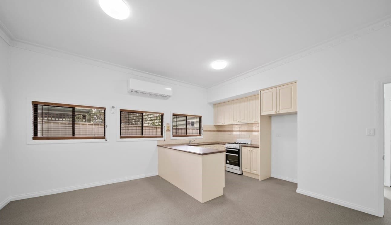 18 Russell StreetQuarry Hill, VIC 3550  - Leased, Quarry Hill - Thumbnail 2