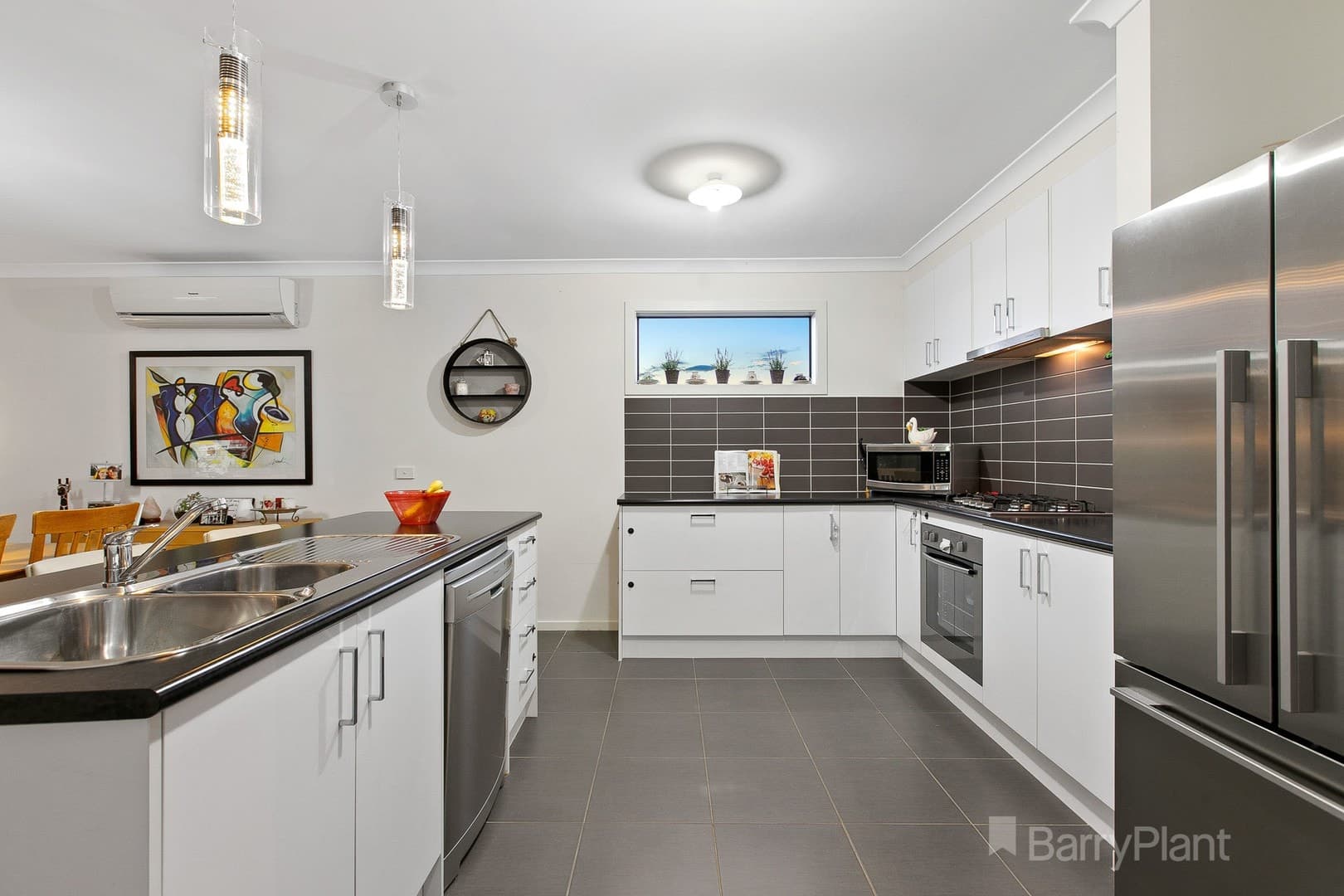 18 Sienna WayPakenham, VIC 3810  - Leased, Pakenham - Thumbnail 3
