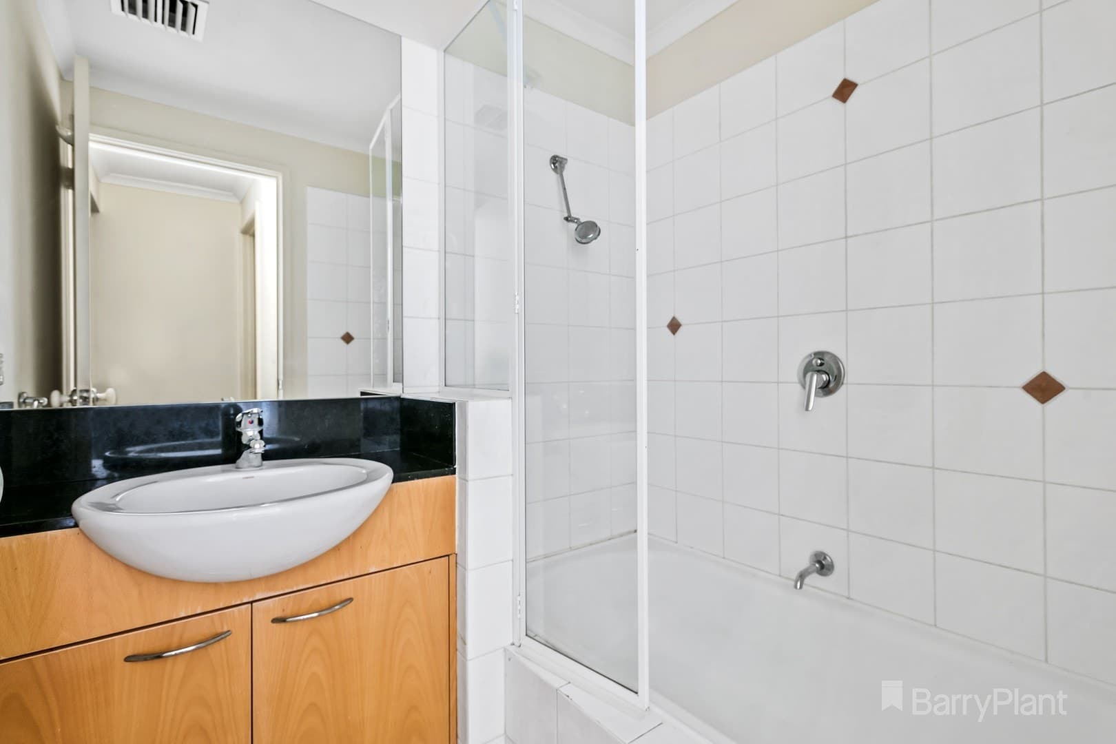 2/44 Collins  StreetMentone, VIC 3194  - Leased, Mentone - Thumbnail 5