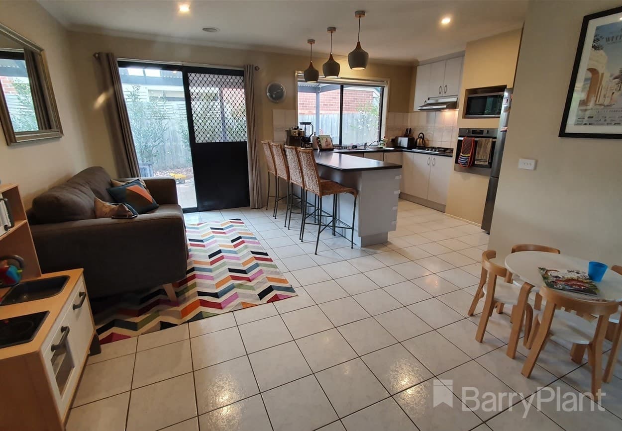 27 Sandalwood DriveNarre Warren, VIC 3805  - Leased, Narre Warren - Thumbnail 3