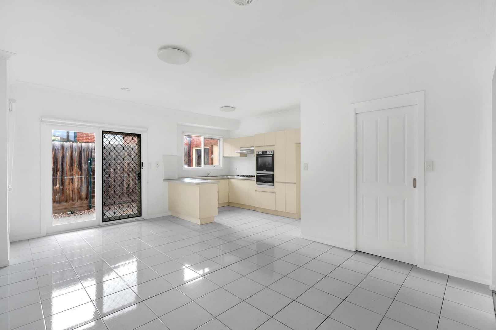 2/78 Woodland  StreetStrathmore, VIC 3041  - Leased, Strathmore - Thumbnail 2