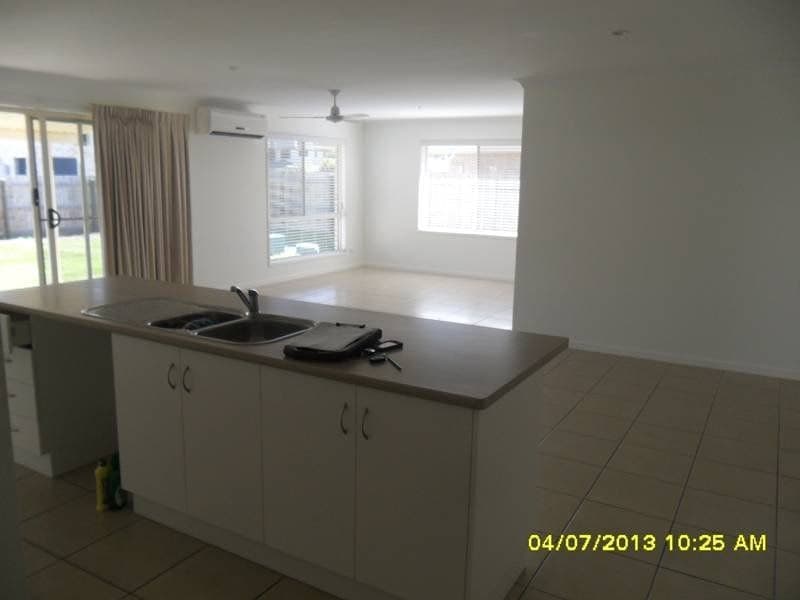 3 Cycad Court, Moore Park Beach, Moore Park Beach - Thumbnail 5