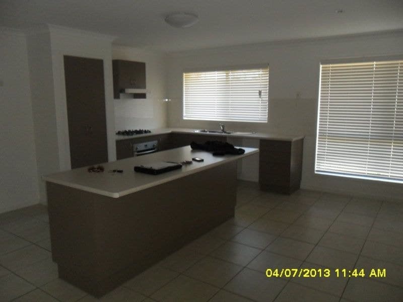 11 Regency Road, Moore Park Beach, Moore Park Beach - Thumbnail 4